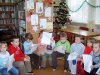 Filia Ciągowice - Wizyta przedszkolaków w bibliotece - dopasowywanie ilustracji