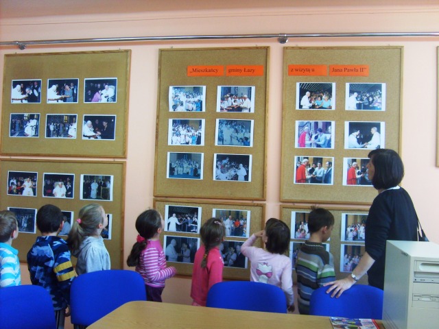 Wycieczka przedszkolaków do biblioteki (20.11.2009)